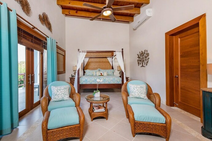 Imagen general del Hotel One of the Best Cap Cana Villas for Rent Large Pool Jacuzzi Chef Maid. Foto 15
