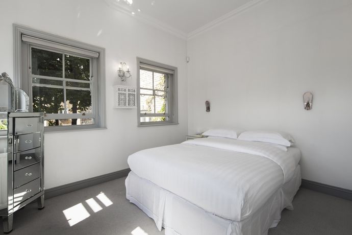 Imagen de la habitación del Hotel Onefinestay - Holland Park Private Homes. Foto 6