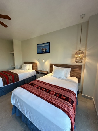 Imagen de la habitación del Hotel Oneiro Suites. Foto 9