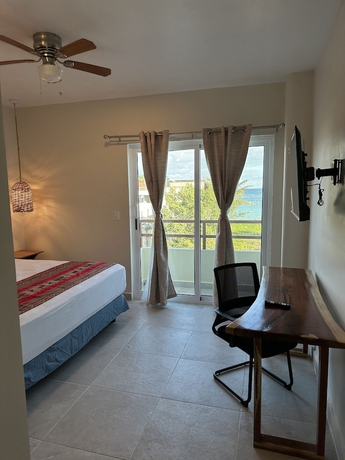 Imagen de la habitación del Hotel Oneiro Suites. Foto 11