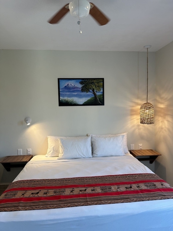 Imagen de la habitación del Hotel Oneiro Suites. Foto 13