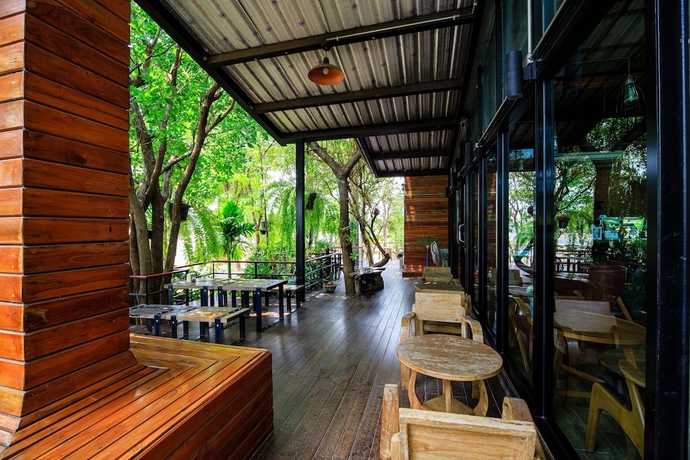 Imagen del bar/restaurante del Hotel Onesook Resort Sukhothai. Foto 5