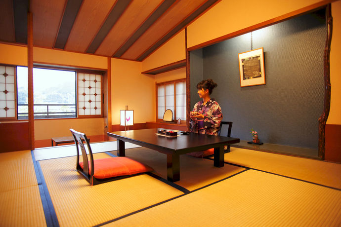 Imagen de la habitación del Hotel Onishiya Suishoen. Foto 9