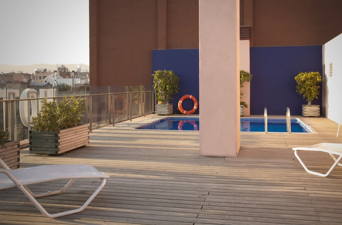 Imagen de la piscina del Hotel Onix Rambla. Foto 16