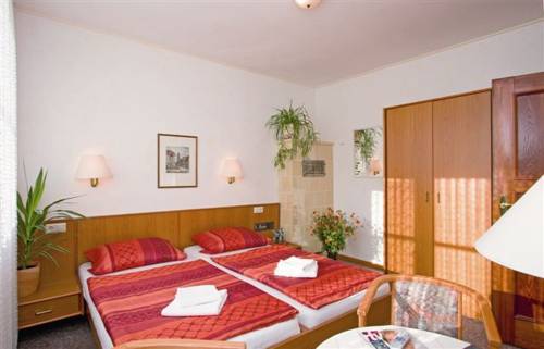 Imagen de la habitación del Hotel Onkel Tom`s H&uuml;tte. Foto 3