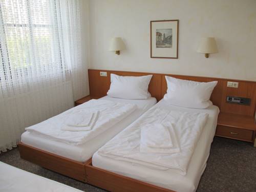 Imagen de la habitación del Hotel Onkel Tom`s H&uuml;tte. Foto 7