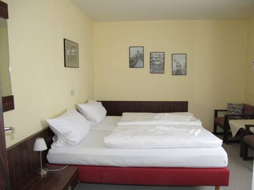 Imagen de la habitación del Hotel Onkel Tom`s H&uuml;tte. Foto 8