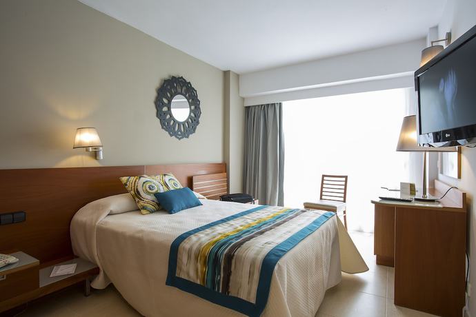 Imagen de la habitación del Hotel Only YOU Ibiza Palmyra. Foto 3