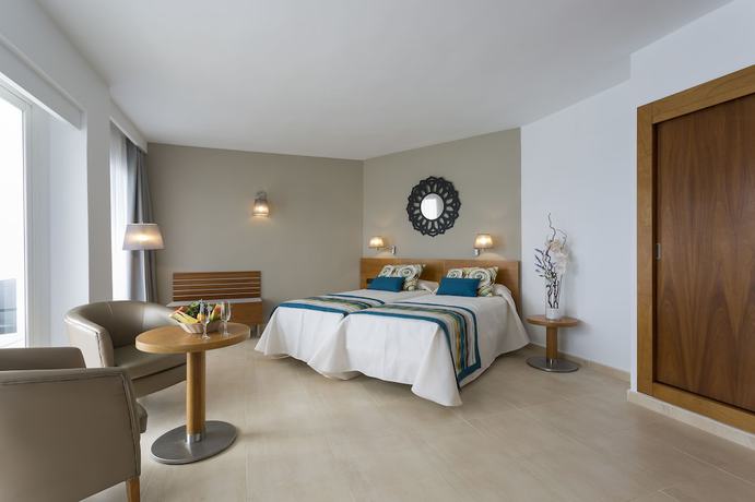 Imagen de la habitación del Hotel Only YOU Ibiza Palmyra. Foto 4