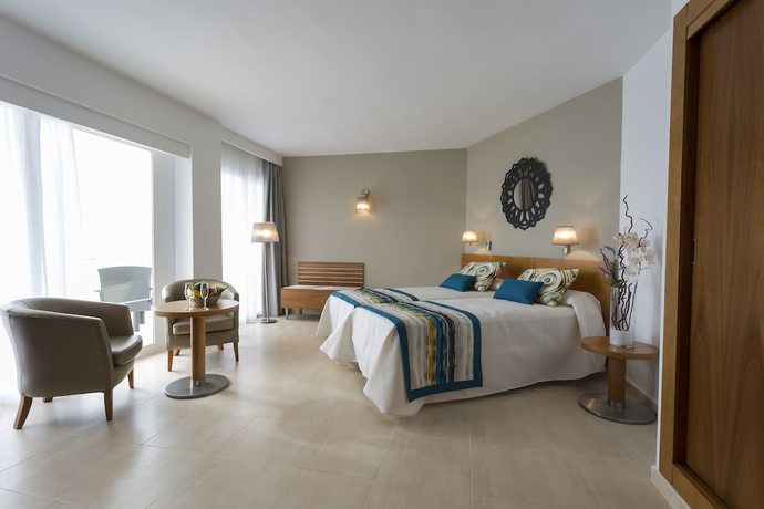 Imagen de la habitación del Hotel Only YOU Ibiza Palmyra. Foto 6
