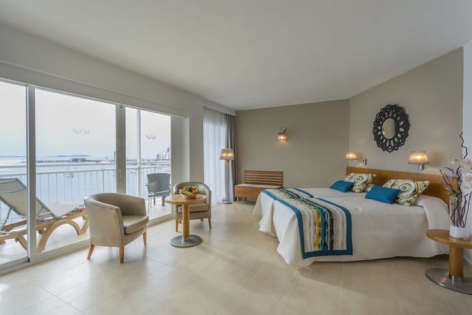 Imagen de la habitación del Hotel Only YOU Ibiza Palmyra. Foto 11
