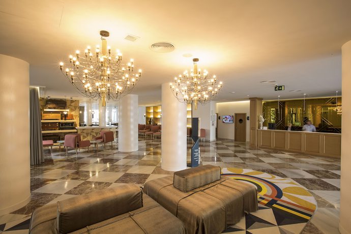 Imagen de los interiores del Hotel Only YOU Ibiza Palmyra. Foto 17