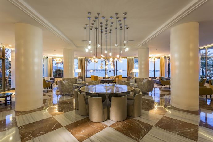 Imagen de los interiores del Hotel Only YOU Ibiza Palmyra. Foto 19