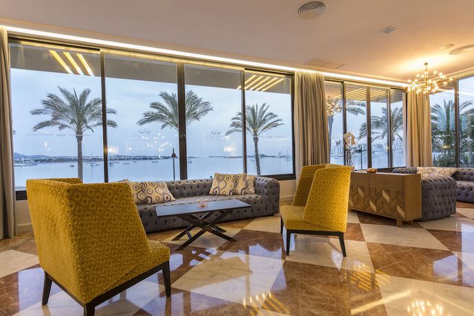 Imagen de los interiores del Hotel Only YOU Ibiza Palmyra. Foto 20