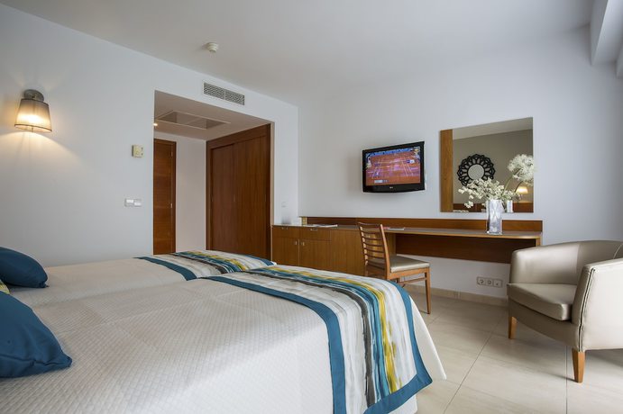 Imagen de la habitación del Hotel Only YOU Ibiza Palmyra. Foto 15