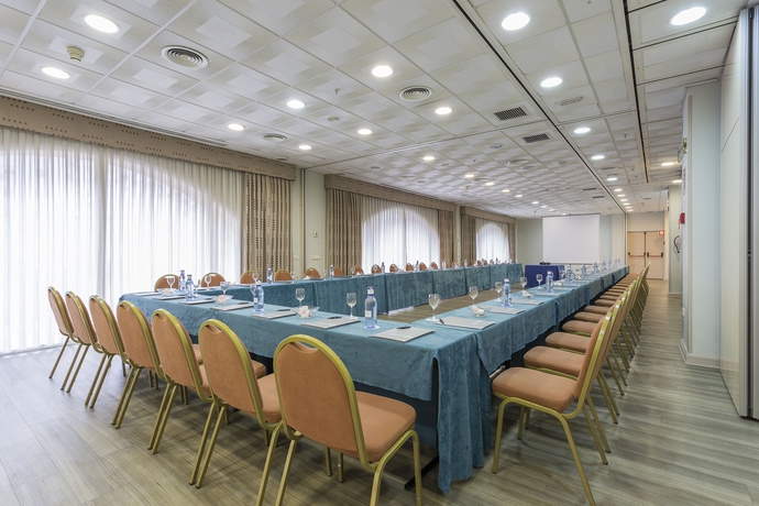 Imagen de los interiores del Hotel Only YOU Sevilla. Foto 18