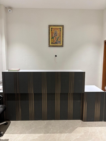 Imagen de los interiores del Hotel OnlyStay Surbhi Dham. Foto 12