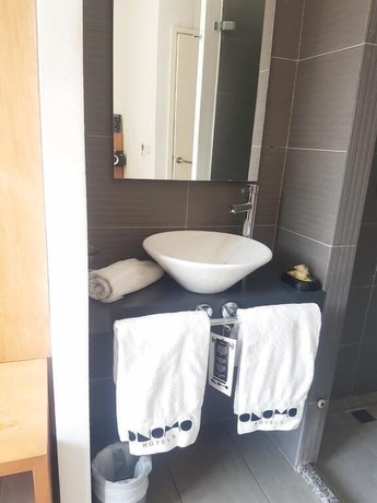 Imagen de la habitación del Hotel Onomo Abidjan Airport. Foto 15