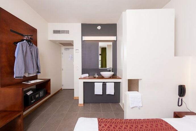 Imagen de la habitación del Hotel Onomo Bamako. Foto 21