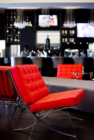 Imagen del bar/restaurante del Hotel Onomo Dar Es Salaam. Foto 2