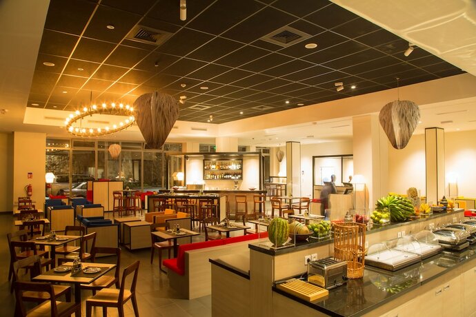 Imagen del bar/restaurante del Hotel Onomo Kigali. Foto 16