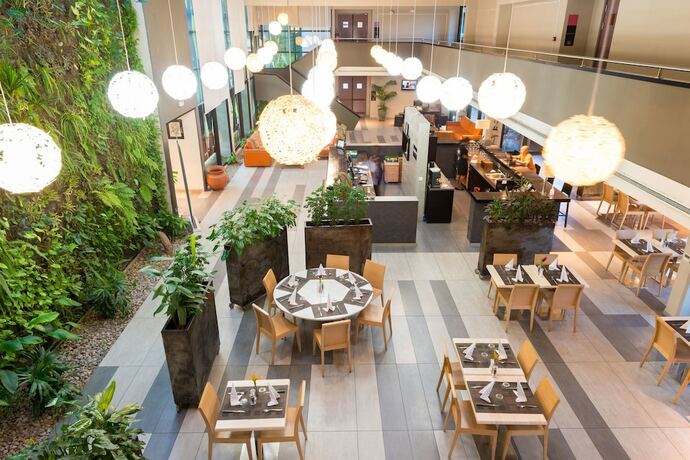 Imagen del bar/restaurante del Hotel Onomo Libreville. Foto 20