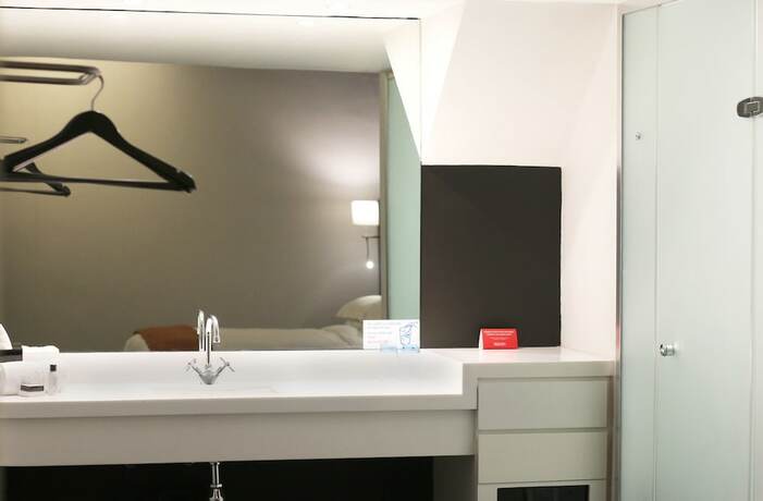 Imagen de la habitación del Hotel Onomo Waterfront. Foto 26