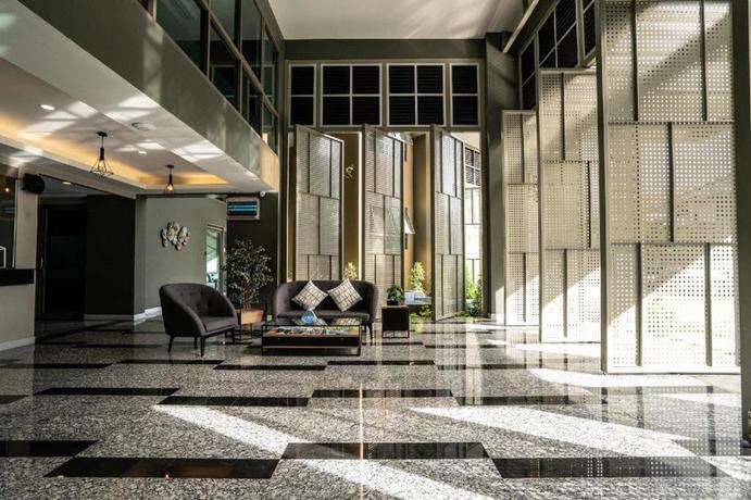 Imagen de los interiores del Hotel Onpa and Residence Bangsaen. Foto 8