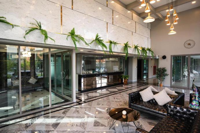 Imagen de los interiores del Hotel Onpa and Residence Bangsaen. Foto 9