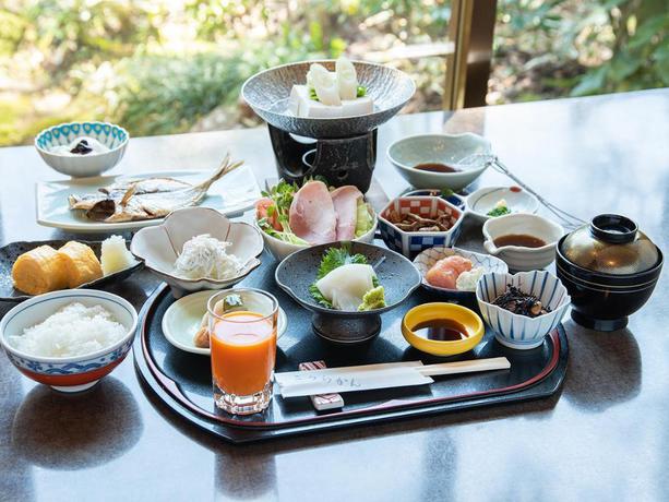 Imagen del bar/restaurante del Hotel Onsen Hotel Gorakan. Foto 4