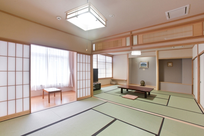 Imagen de la habitación del Hotel Onsen Nakahara Bessou. Foto 8