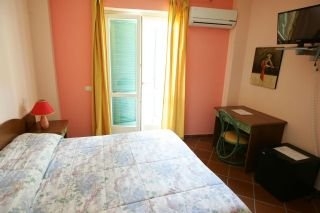 Imagen de la habitación del Hotel Ontani. Foto 4