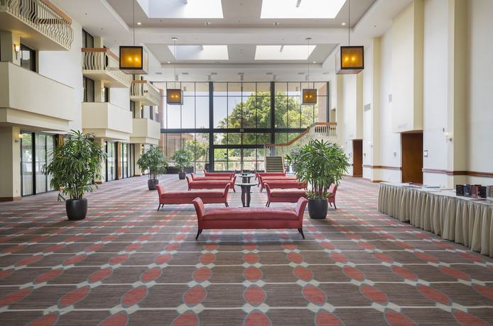 Imagen de los interiores del Hotel Ontario Airport and Conference Center. Foto 19