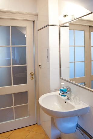 Imagen de la habitación del Hotel Ontario Garni. Foto 17