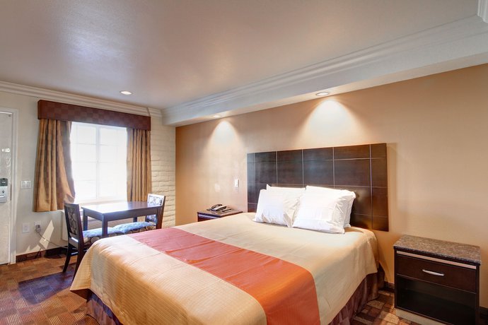 Imagen de la habitación del Hotel Ontario Inn and Suites. Foto 4