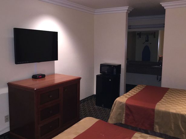 Imagen de la habitación del Hotel Ontario Inn and Suites. Foto 6