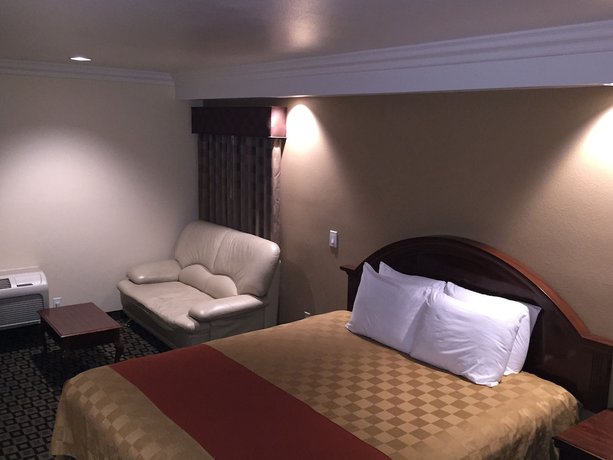 Imagen de la habitación del Hotel Ontario Inn and Suites. Foto 14