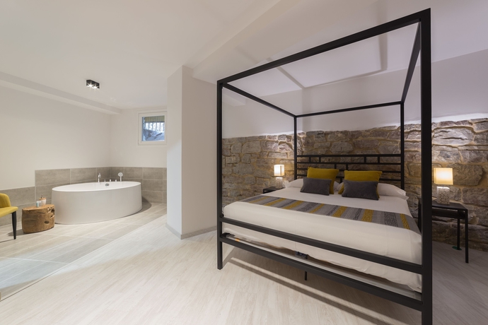 Imagen de la habitación del Hotel Onyarbi. Foto 9