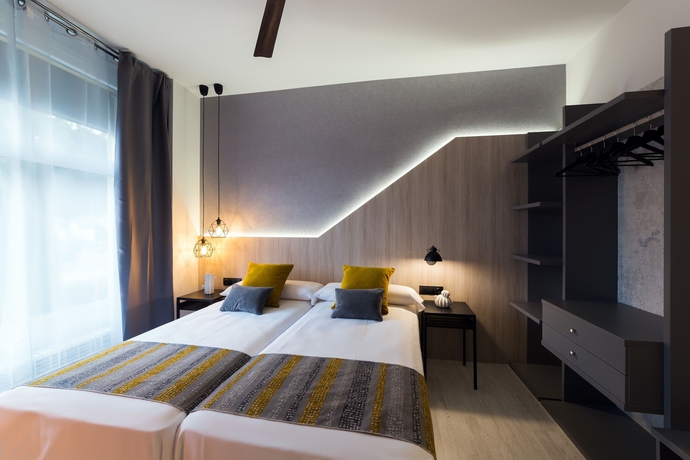 Imagen de la habitación del Hotel Onyarbi. Foto 16