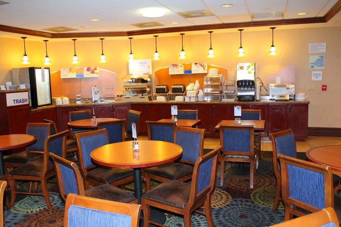 Imagen del bar/restaurante del Hotel Onyx Hotel Miami Airport. Foto 3