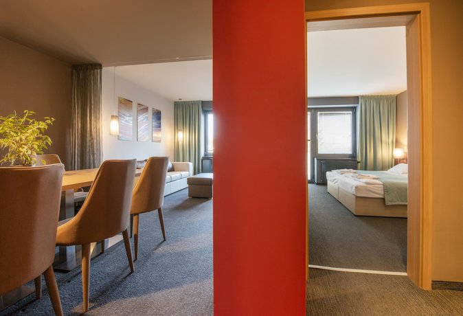 Imagen de la habitación del Hotel Onyx Luxury. Foto 14