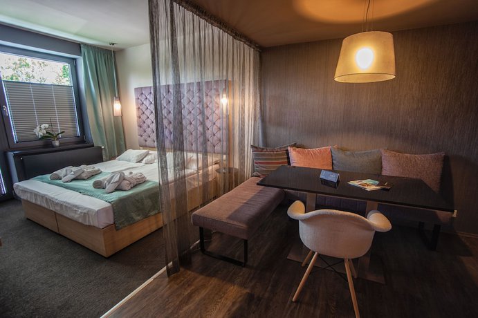 Imagen de la habitación del Hotel Onyx Luxury. Foto 16