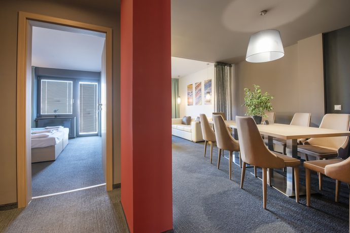 Imagen de la habitación del Hotel Onyx Luxury. Foto 18