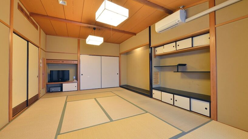 Imagen de la habitación del Hotel Ooedo Onsen Monogatari Atami. Foto 11