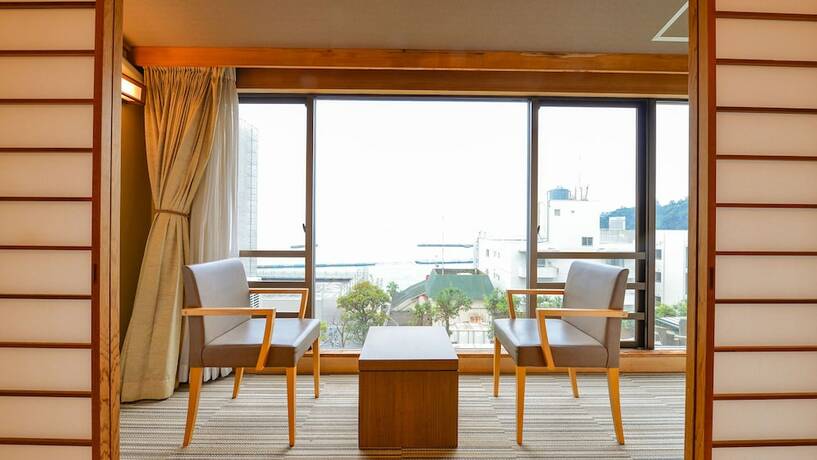 Imagen de la habitación del Hotel Ooedo Onsen Monogatari Atami. Foto 12