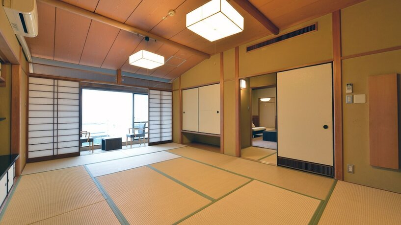 Imagen de la habitación del Hotel Ooedo Onsen Monogatari Atami. Foto 17