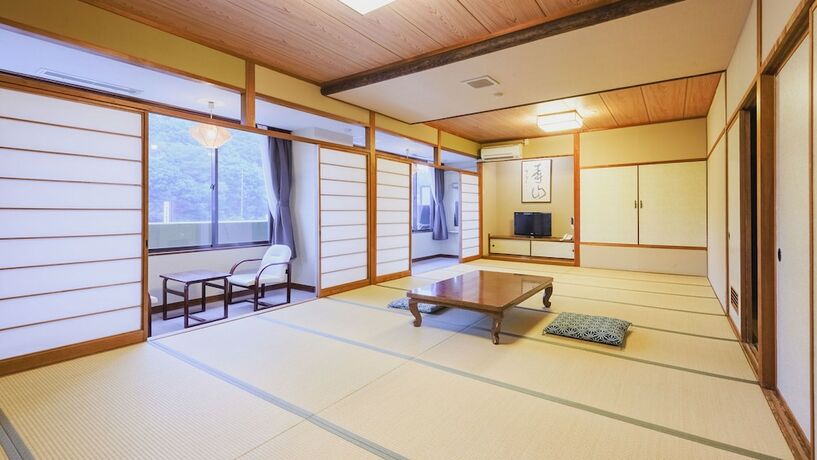 Imagen general del Hotel Ooedo Onsen Monogatari Awara. Foto 10