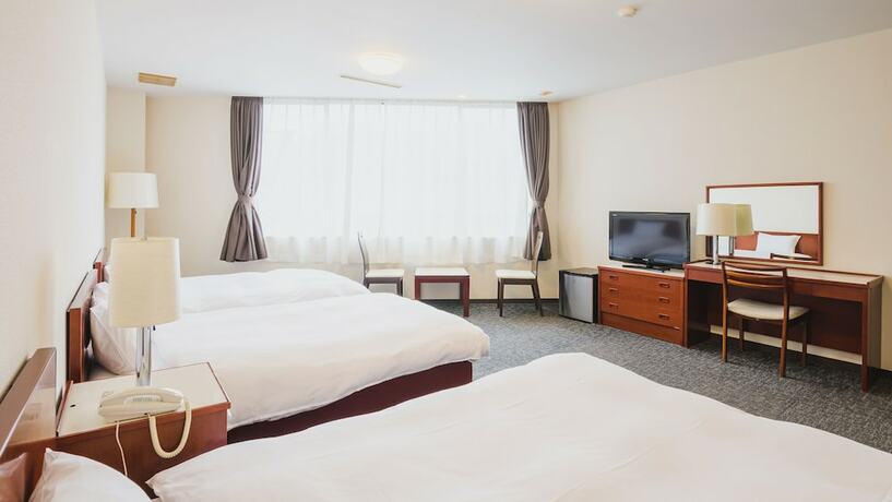 Imagen de la habitación del Hotel Ooedo Onsen Monogatari Awara. Foto 18