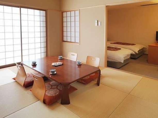 Imagen de la habitación del Hotel Ooedo Onsen Monogatari Minoh Kanko. Foto 13