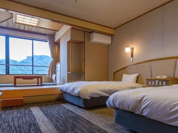 Imagen de la habitación del Hotel Ooedo Onsen Monogatari Premium Kinosaki. Foto 16